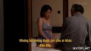 Ánh mắt khát dục của cô cháu gái cấp 3 vú khủng