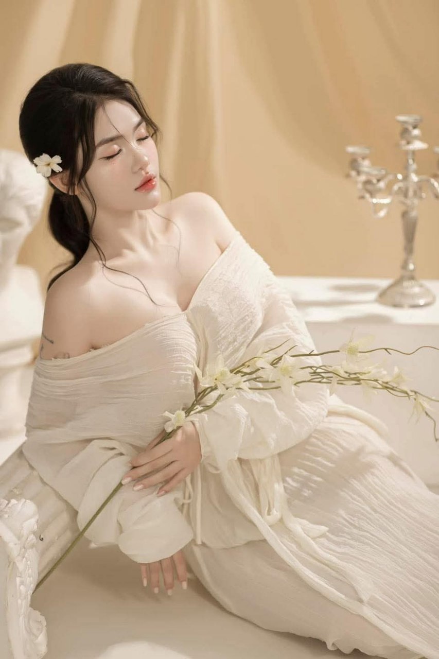 Bà xã lấy thân thanh toán tiền nợ cho chồng